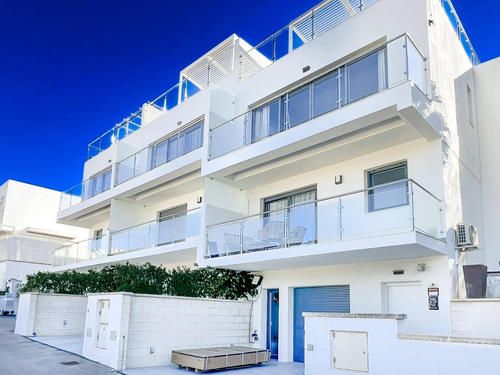 2 soveværelse Rækkehus til salg i Albir med swimmingpool - € 575.000 (Ref: 9491282)