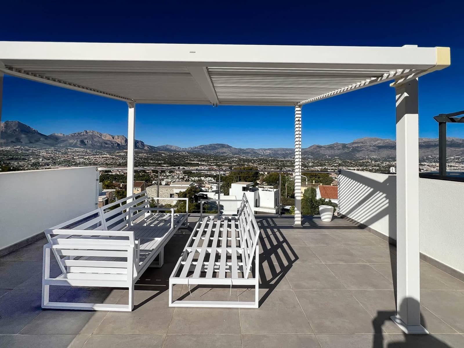 2 soveværelse Rækkehus til salg i Albir med swimmingpool - € 575.000 (Ref: 9491282)