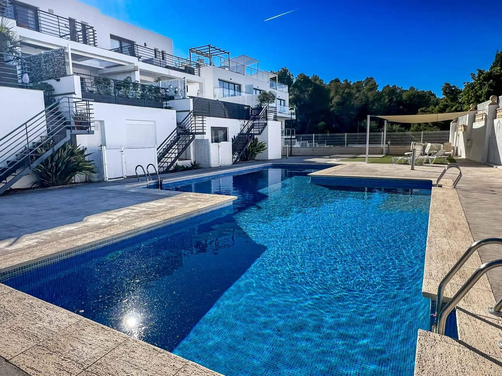 2 soveværelse Rækkehus til salg i Albir med swimmingpool - € 575.000 (Ref: 9491282)