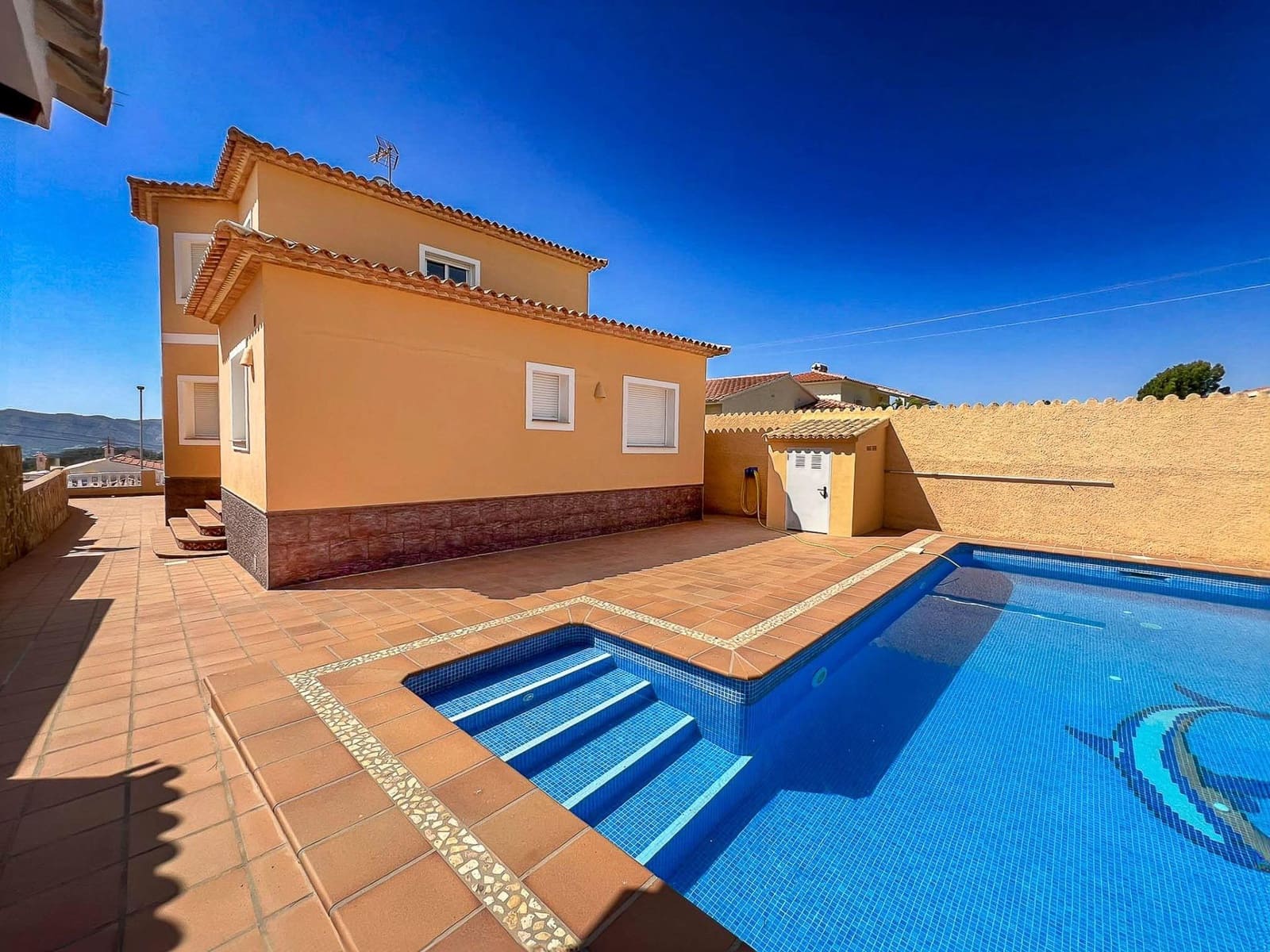 4 bedroom Villa for sale in Alfaz del Pi / L'Alfas del Pi with pool garage - € 745,000 (Ref: 9494541)