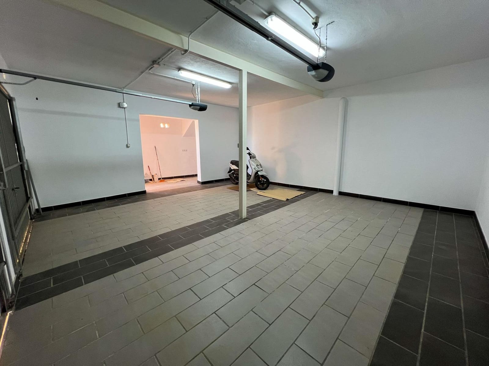 4 bedroom Villa for sale in Alfaz del Pi / L'Alfas del Pi with pool garage - € 745,000 (Ref: 9494541)