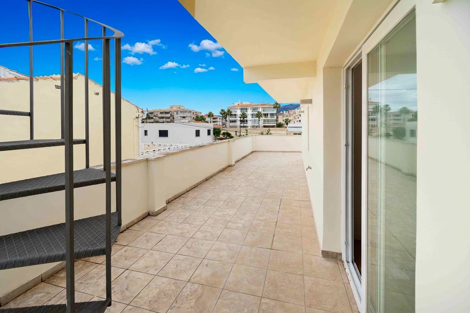 4 soverom Kjedet enebolig til salgs i Albir med svømmebasseng - € 902 000 (Ref: 9533656)