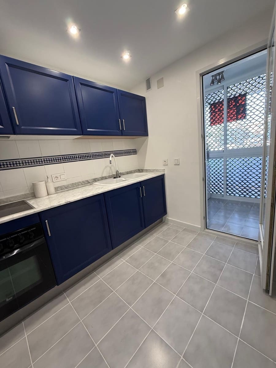 2 soverom Leilighet til leie i Albir med svømmebasseng garasje - € 1 500 (Ref: 9583476)