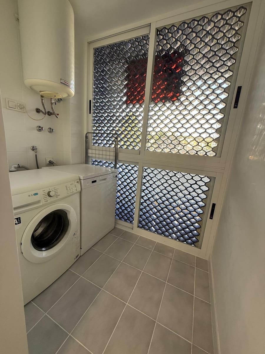 2 soverom Leilighet til leie i Albir med svømmebasseng garasje - € 1 500 (Ref: 9583476)