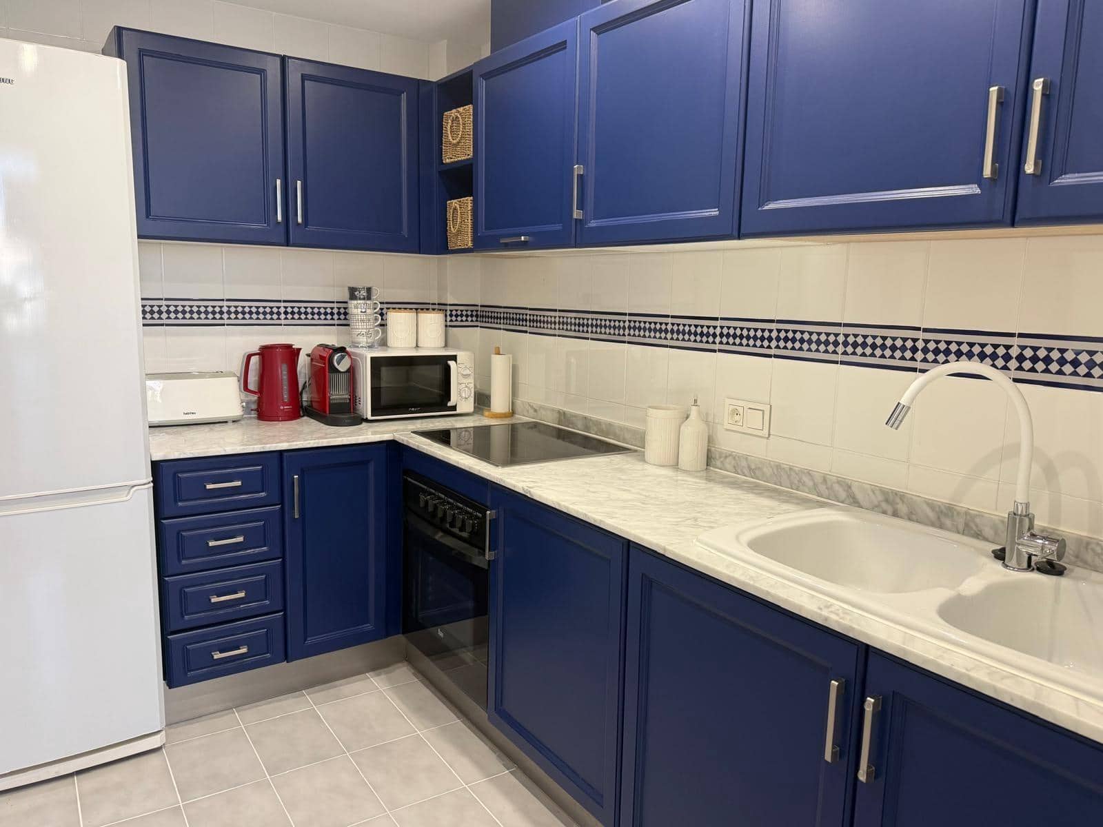 2 soverom Leilighet til leie i Albir med svømmebasseng garasje - € 1 500 (Ref: 9583476)