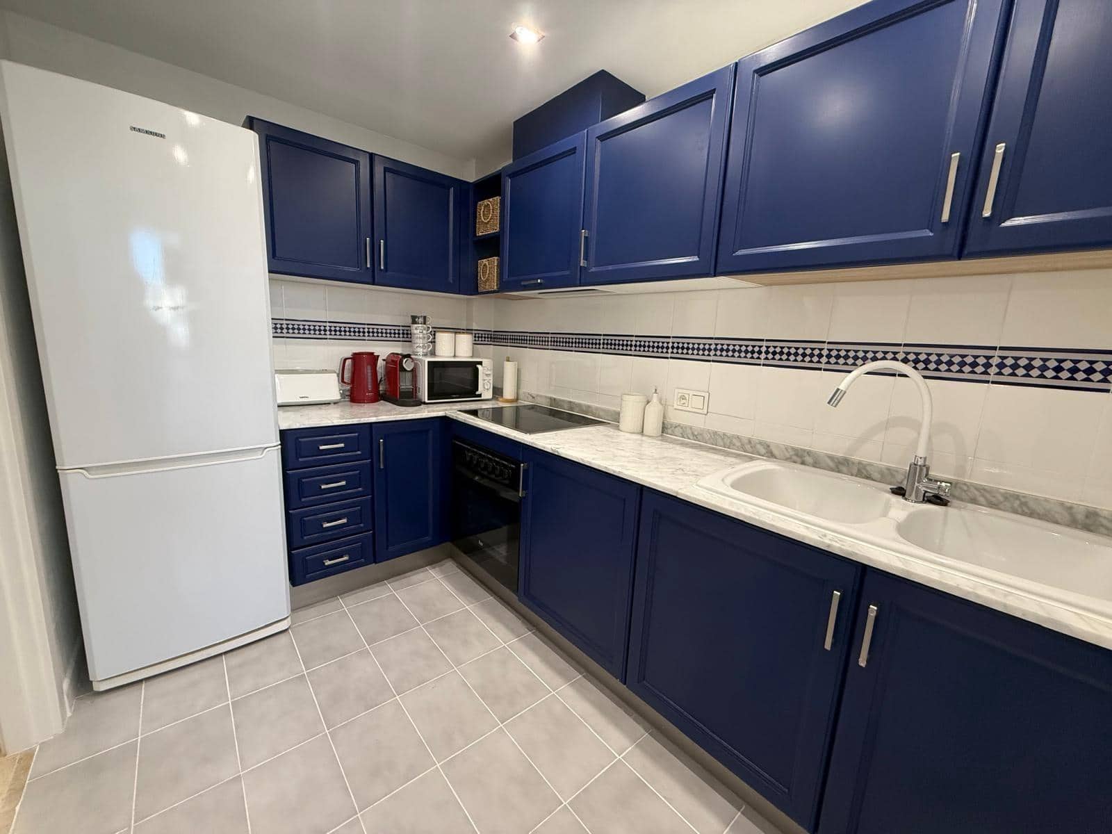 2 soverom Leilighet til leie i Albir med svømmebasseng garasje - € 1 500 (Ref: 9583476)