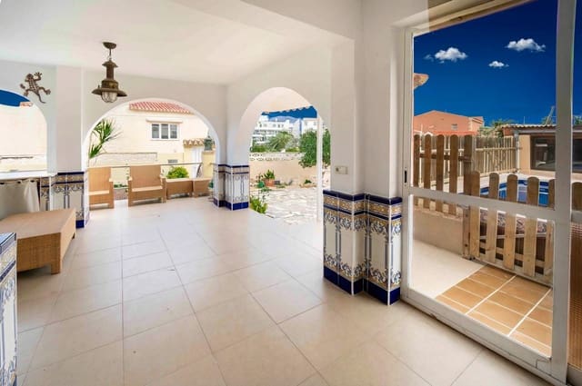 4 makuuhuone Bungalow myytävänä paikassa Albir, Alfaz del Pi / L'Alfàs del Pi - 464 000 € (Ref: 9596049)