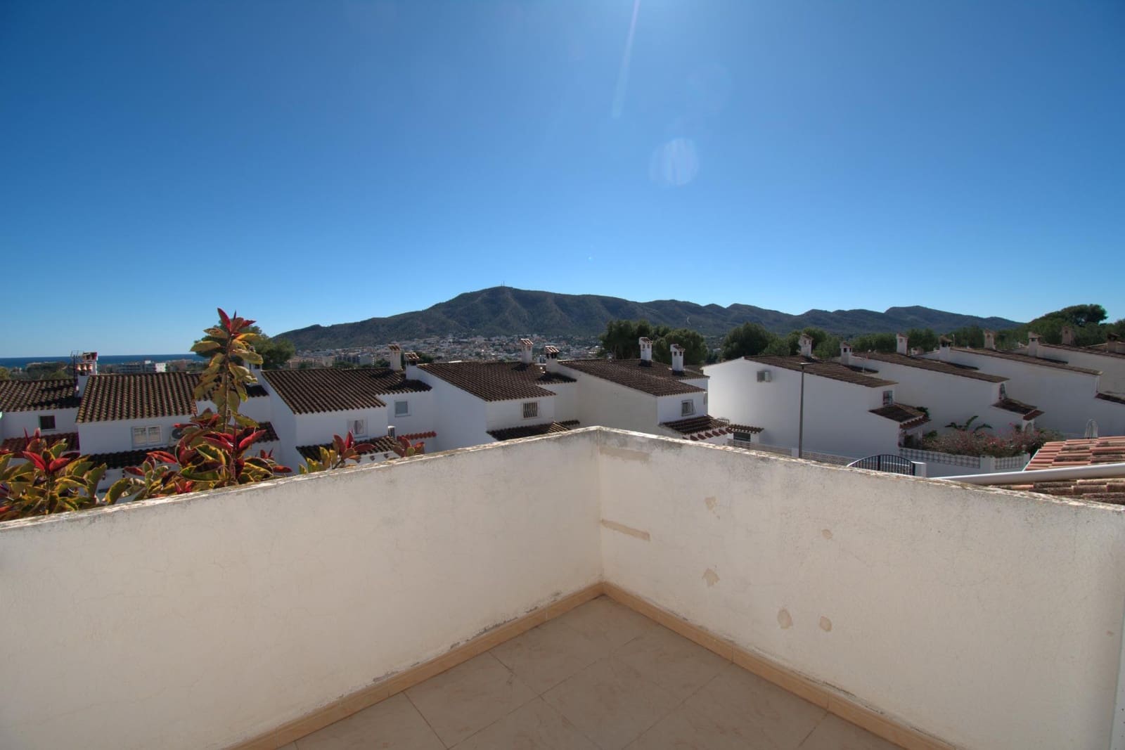 4 makuuhuone Rivitalo myytävänä paikassa Alfaz del Pi / L'Alfas del Pi mukana uima-altaan 
autotalli - 347 500 € (Ref: 9615368)