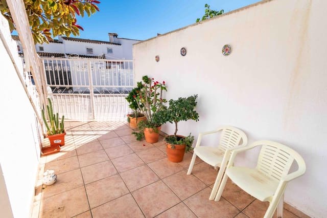 Adosado de 4 habitaciones en Alfaz del Pi / L'Alfàs del Pi en venta con piscina garaje - 347.500 € (Ref: 9615368)
