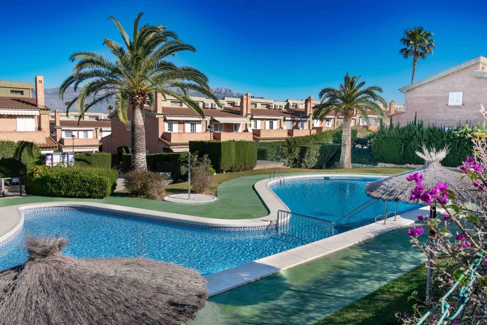 Adosado de 3 habitaciones en Albir en venta con piscina garaje - 467.000 € (Ref: 9634167)