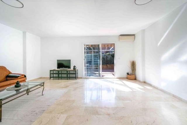 3 chambre Villa/Maison Mitoyenne à vendre à Albir, Alfaz del Pi / L'Alfàs del Pi avec piscine garage - 467 000 € (Ref: 9634167)