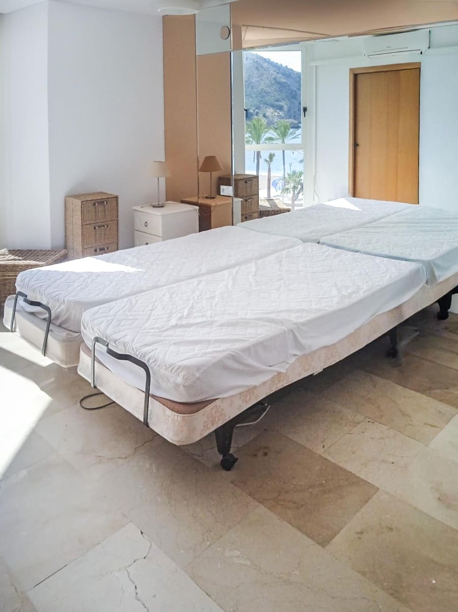 2 soveværelse Lejlighed til leje i Alfaz del Pi / L'Alfas del Pi med swimmingpool - € 1.500 (Ref: 9637502)