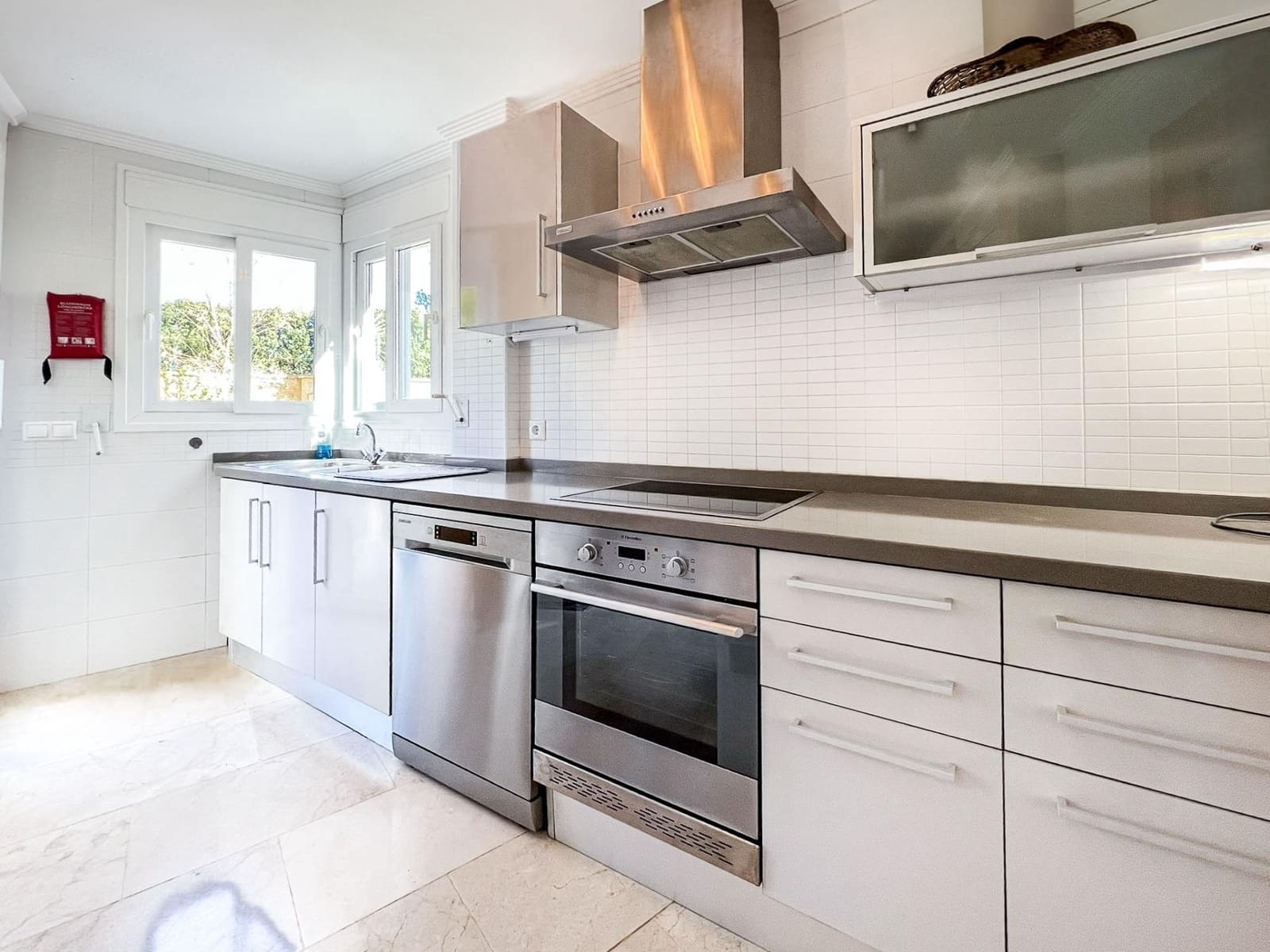 2 bedroom Villa for sale in La Nucia - € 385,000 (Ref: 9648056)