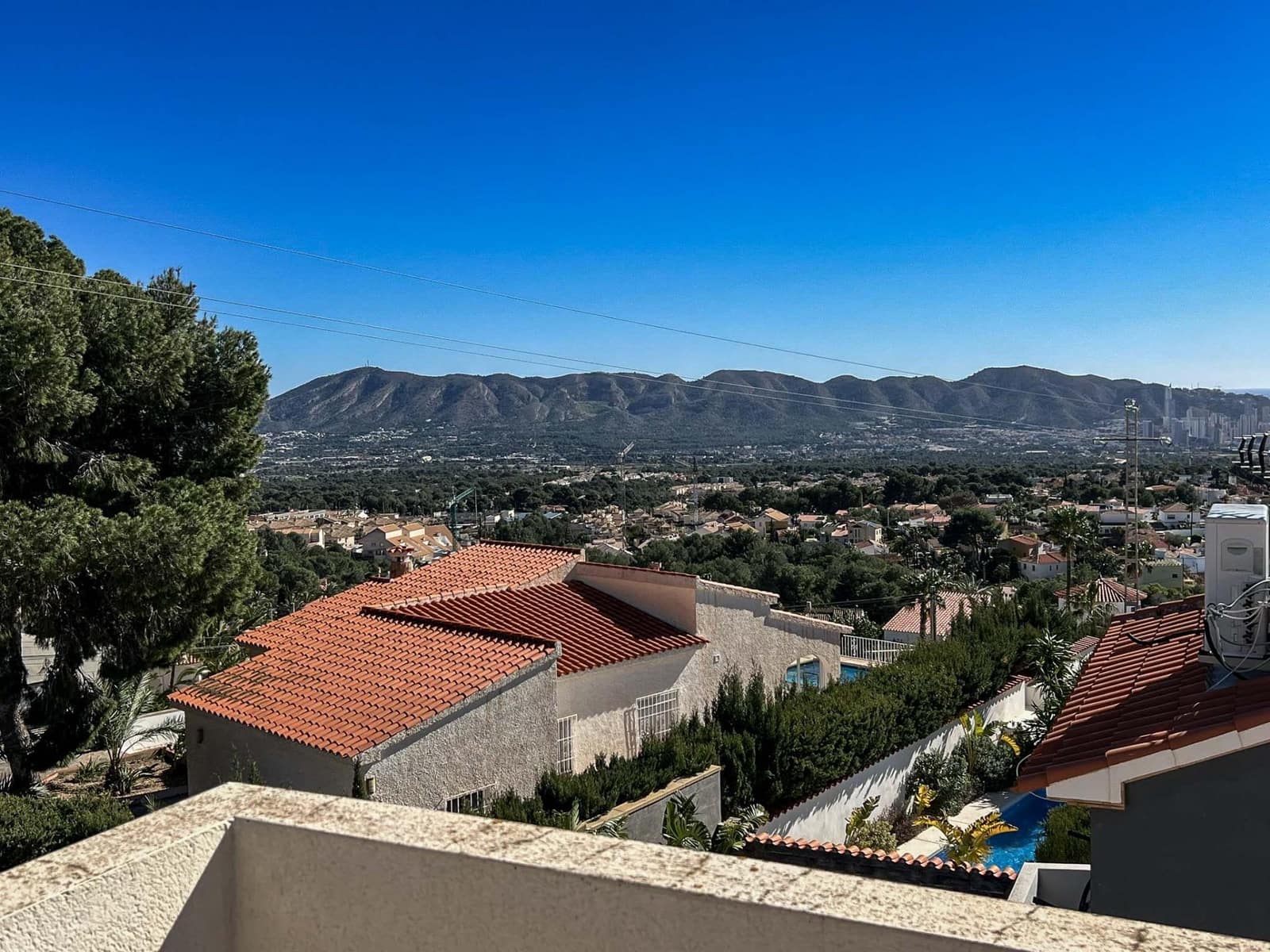 2 bedroom Villa for sale in La Nucia - € 385,000 (Ref: 9648056)