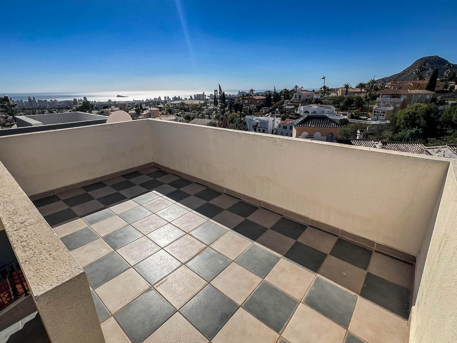 2 bedroom Villa for sale in La Nucia - € 385,000 (Ref: 9648056)