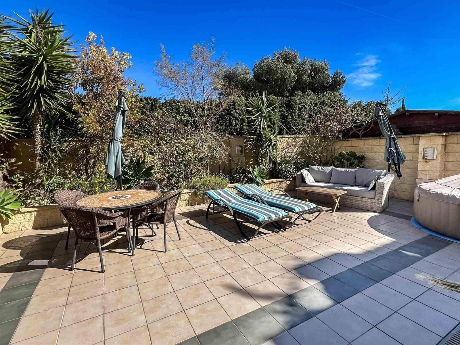 2 soverom Villa til salgs i La Nucia - € 385 000 (Ref: 9648056)