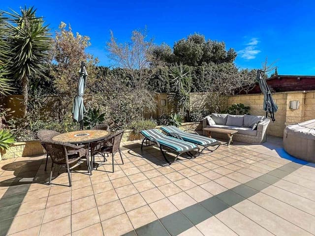 2 bedroom Villa for sale in La Nucia - € 385,000 (Ref: 9648056)