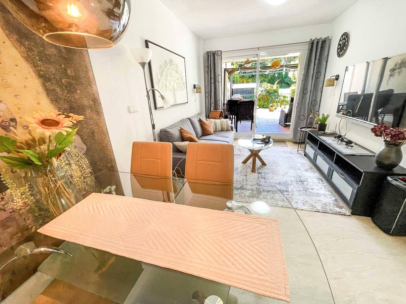 2 bedroom Beach Apartment for sale in Albir with pool garage - € 299,000 (Ref: 9714878)