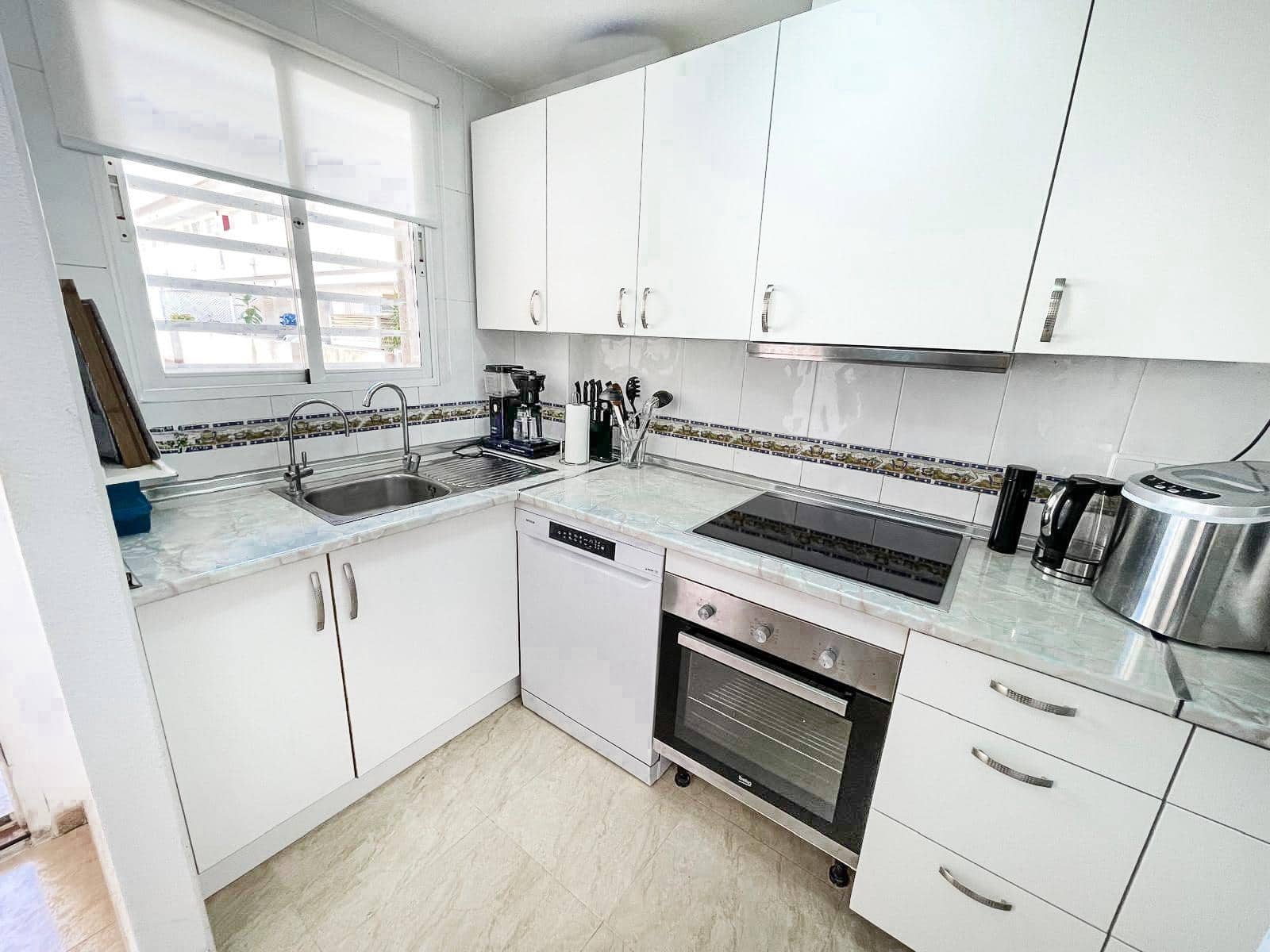 2 bedroom Beach Apartment for sale in Albir with pool garage - € 299,000 (Ref: 9714878)