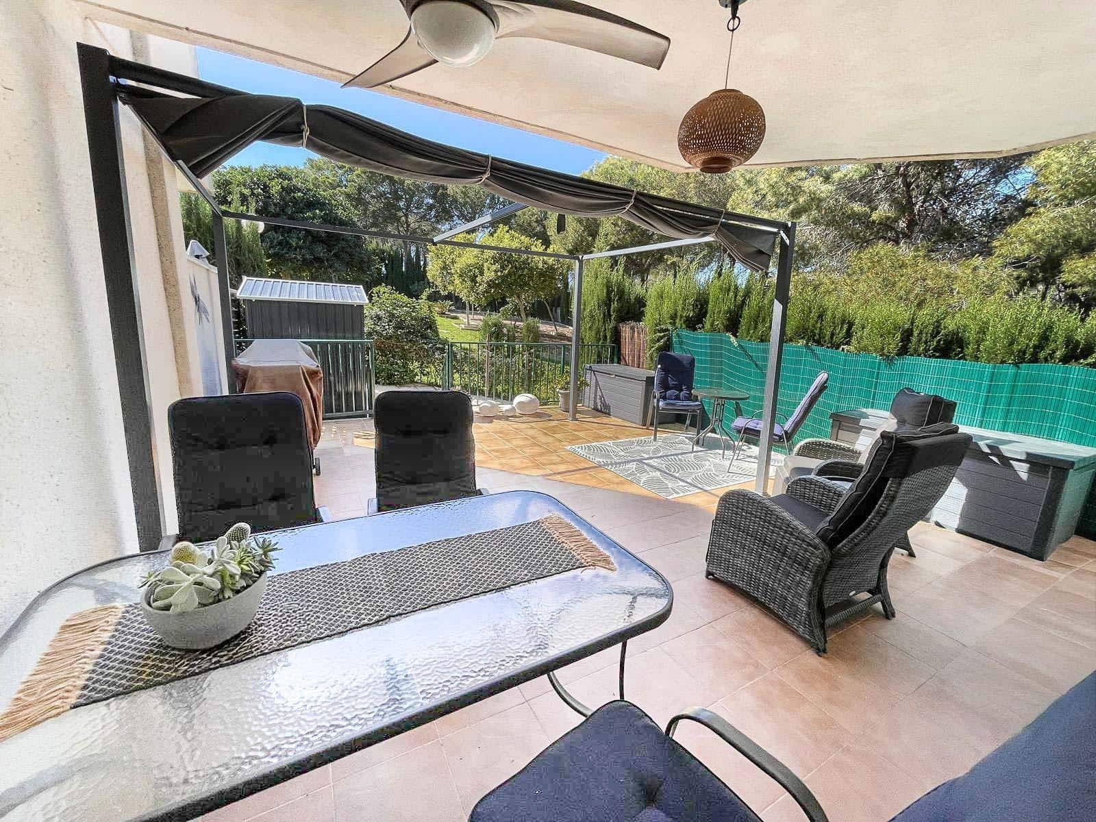 2 bedroom Beach Apartment for sale in Albir with pool garage - € 299,000 (Ref: 9714878)