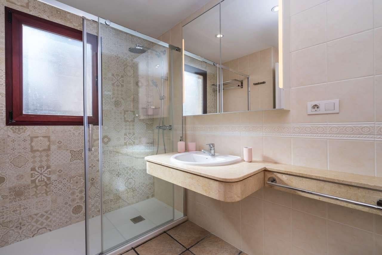 2 bedroom Apartment for rent in Albir with pool - € 1,100 (Ref: 9735530)