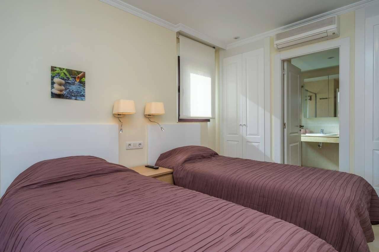 2 bedroom Apartment for rent in Albir with pool - € 1,100 (Ref: 9735530)