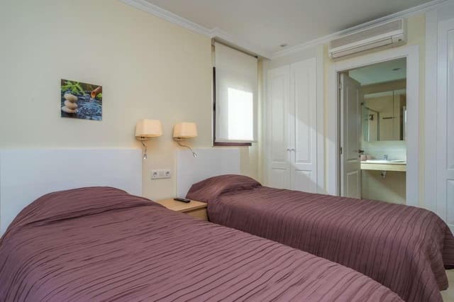 2 bedroom Apartment for rent in Albir, Alfaz del Pi / L'Alfàs del Pi with pool - € 1,100 (Ref: 9735530)