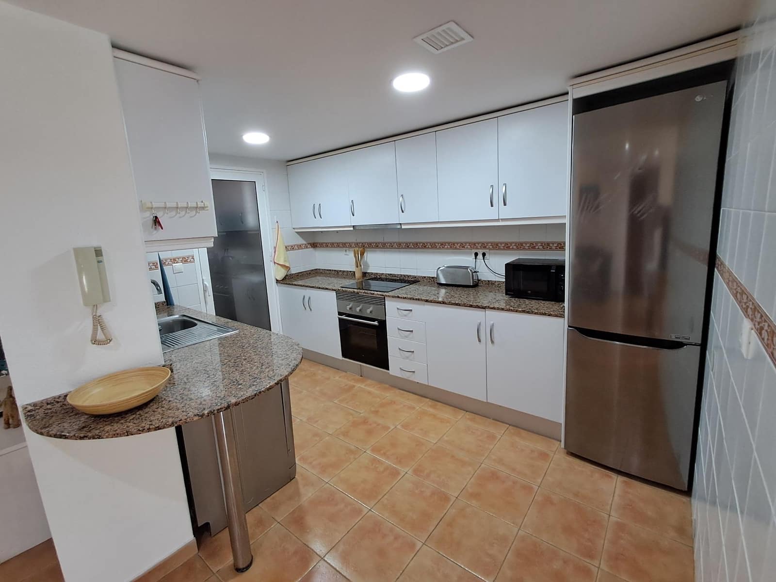 2 Zimmer Apartment zu vermieten in Albir mit Pool - 1.400 € (Ref: 9807892)