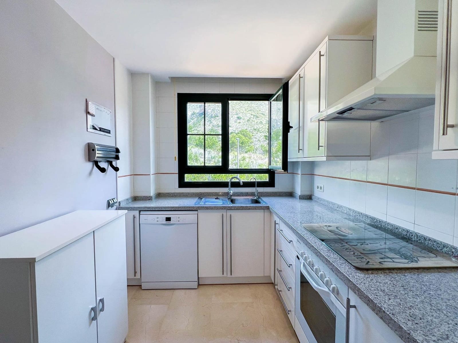 2 slaapkamer Appartement te huur in Finestrat met zwembad garage - € 1.350 (Ref: 9825203)