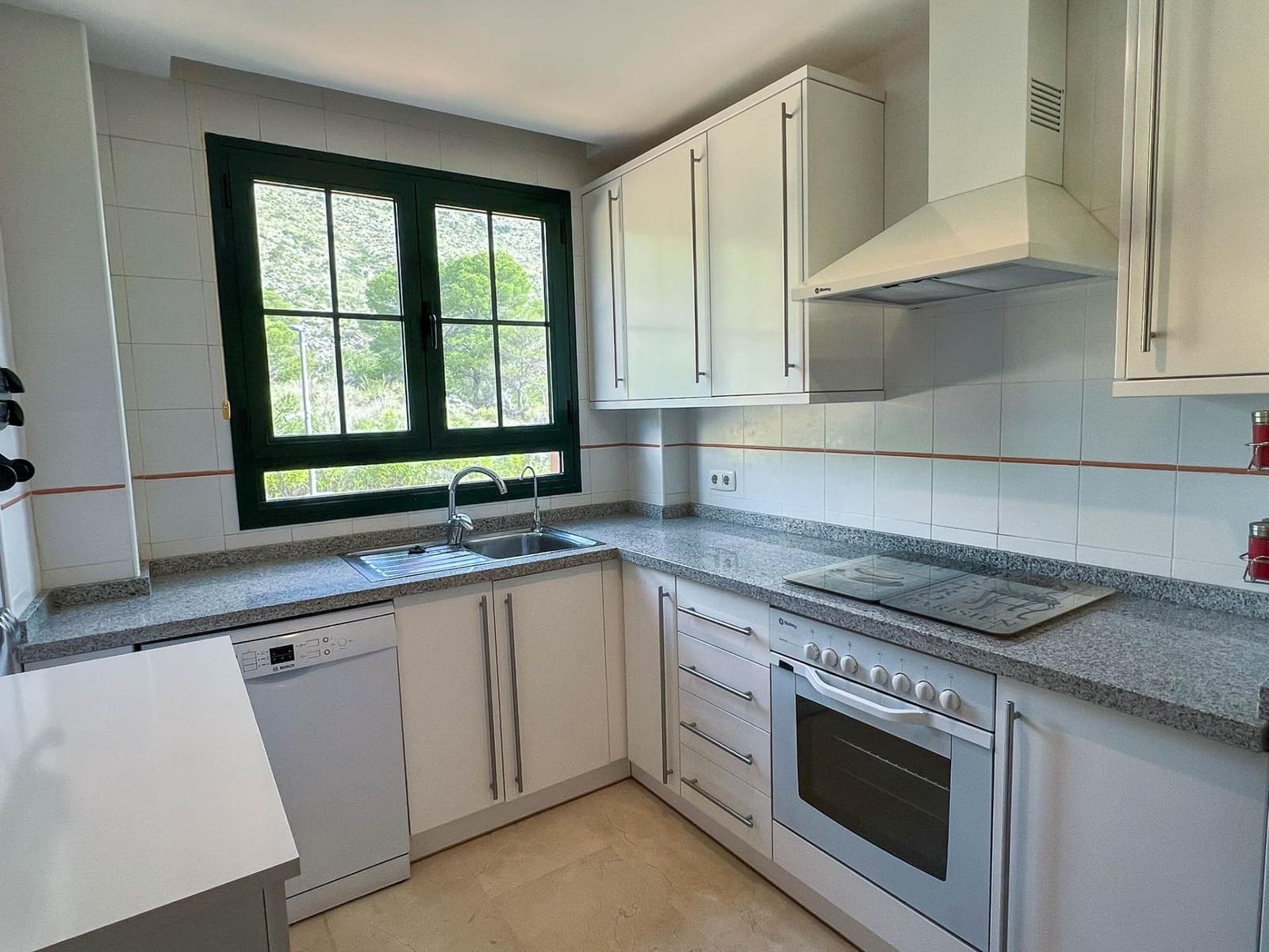 2 slaapkamer Appartement te huur in Finestrat met zwembad garage - € 1.350 (Ref: 9825203)