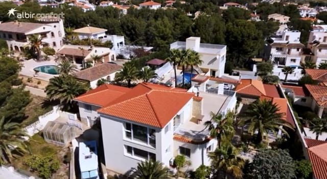 4 soverom Villa til salgs i La Nucia med svømmebasseng garasje - € 1 150 000 (Ref: 9831309)
