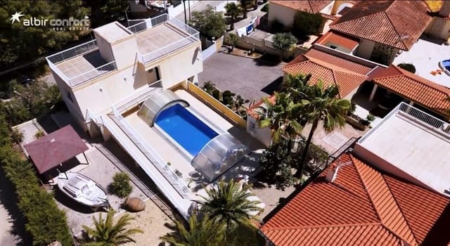 4 soverom Villa til salgs i La Nucia med svømmebasseng garasje - € 1 150 000 (Ref: 9831309)