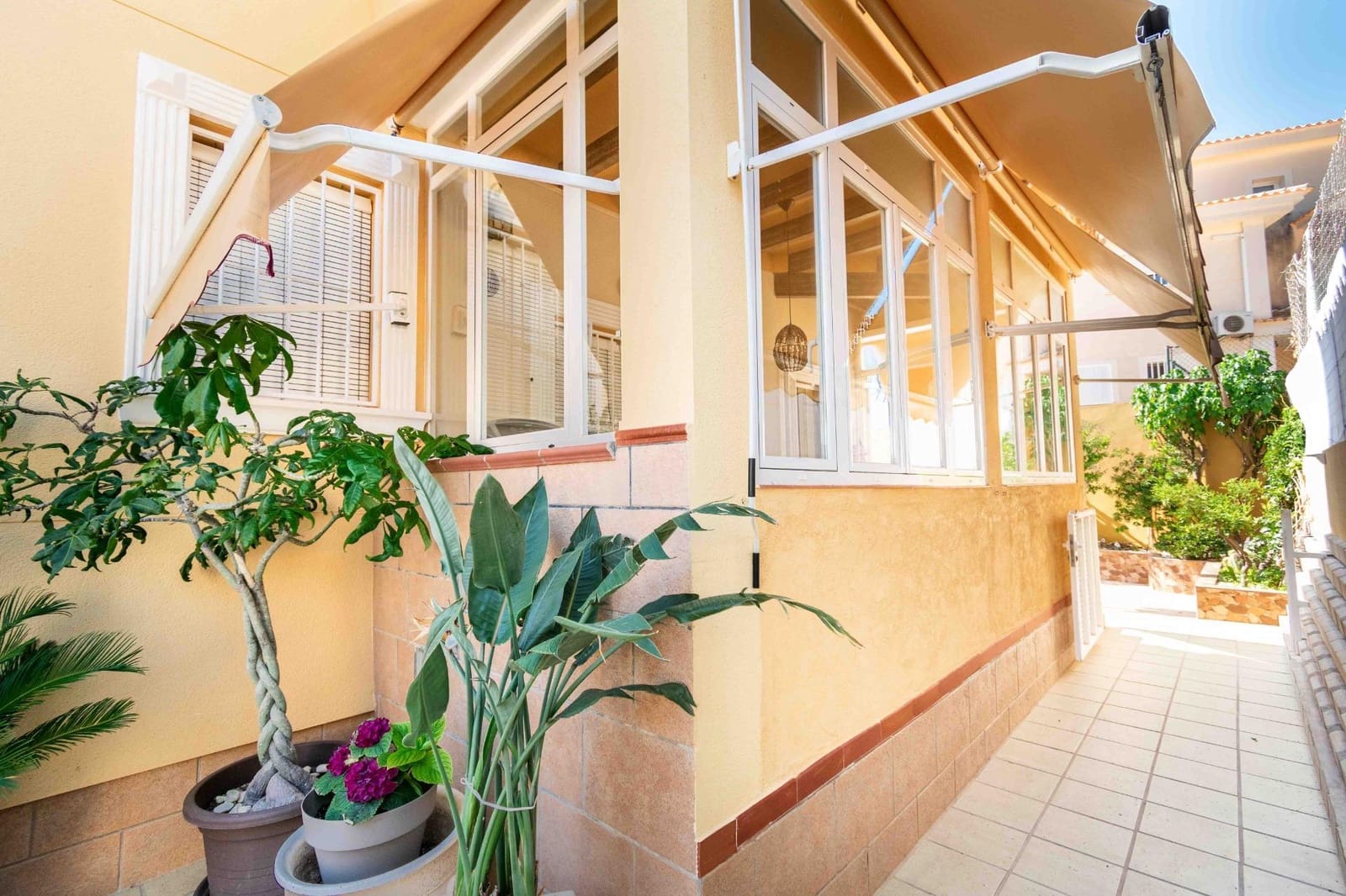 4 quarto Moradia para venda em La Nucia com piscina garagem - 549 000 € (Ref: 9881893)