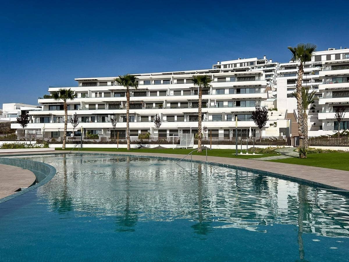 Apartamento de 2 habitaciones en Finestrat en venta con piscina garaje - 450.000 € (Ref: 9903866)