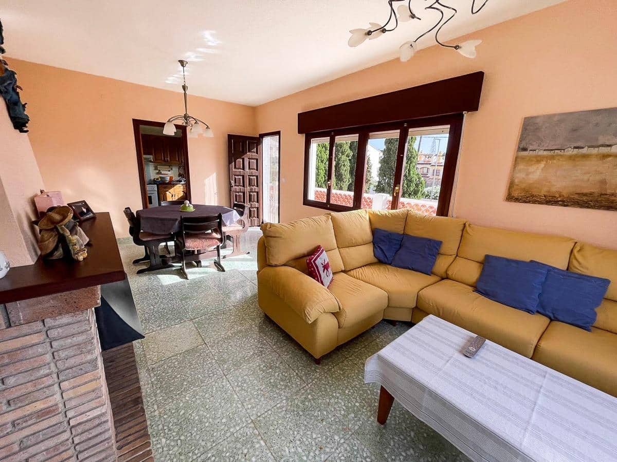 4 sypialnia Willa na sprzedaż w Alfaz del Pi / L'Alfas del Pi z basenem garażem - 950 000 € (Ref: 9915768)