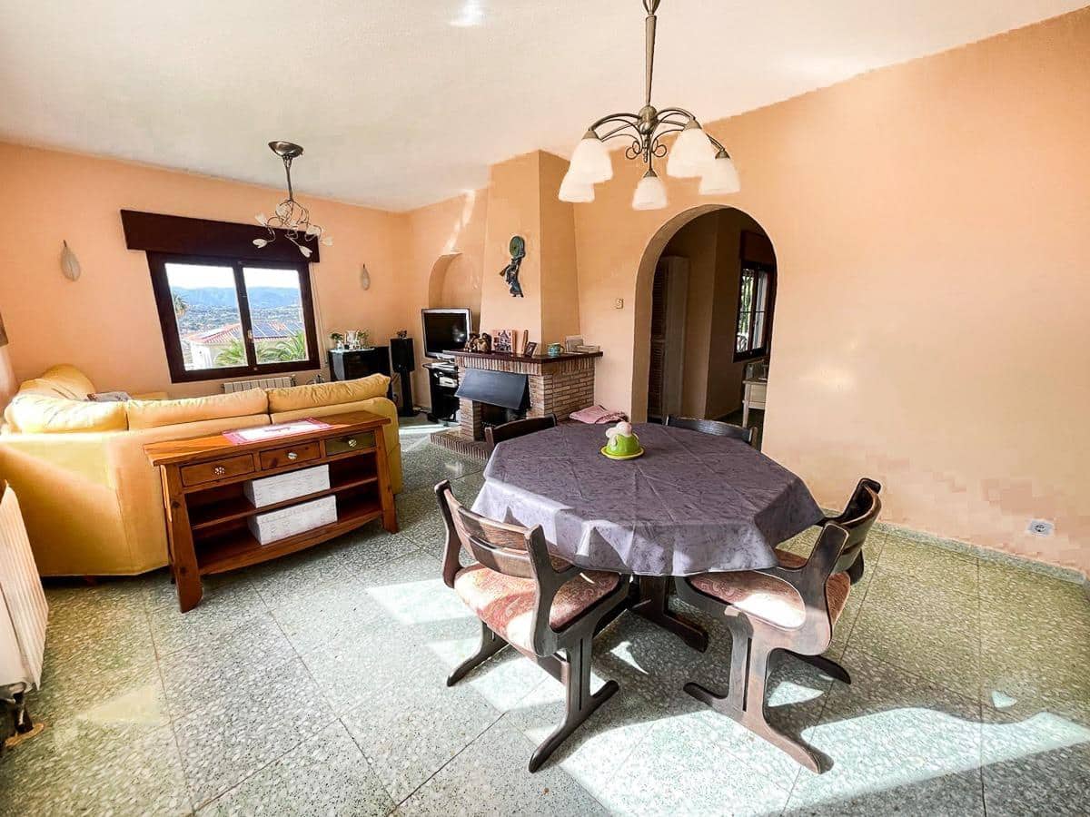 4 sypialnia Willa na sprzedaż w Alfaz del Pi / L'Alfas del Pi z basenem garażem - 950 000 € (Ref: 9915768)