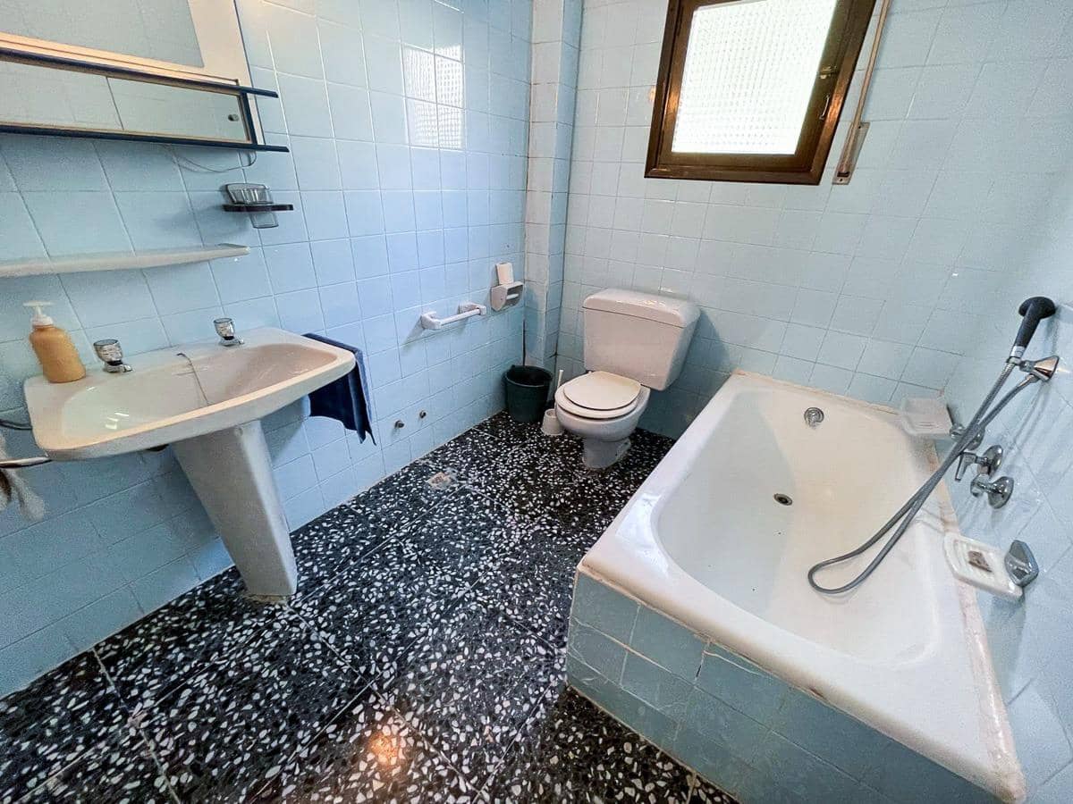 4 sypialnia Willa na sprzedaż w Alfaz del Pi / L'Alfas del Pi z basenem garażem - 950 000 € (Ref: 9915768)