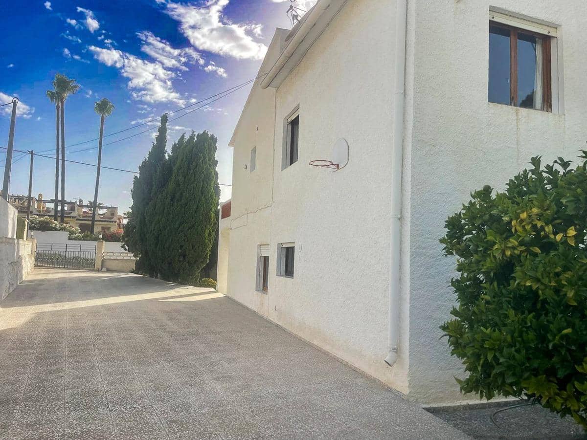 4 sypialnia Willa na sprzedaż w Alfaz del Pi / L'Alfas del Pi z basenem garażem - 950 000 € (Ref: 9915768)