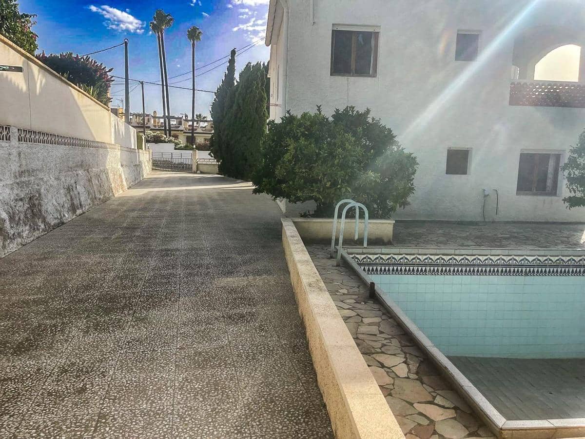 4 sypialnia Willa na sprzedaż w Alfaz del Pi / L'Alfas del Pi z basenem garażem - 950 000 € (Ref: 9915768)
