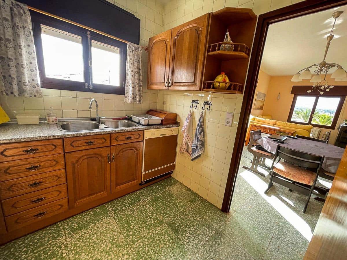 4 sypialnia Willa na sprzedaż w Alfaz del Pi / L'Alfas del Pi z basenem garażem - 950 000 € (Ref: 9915768)