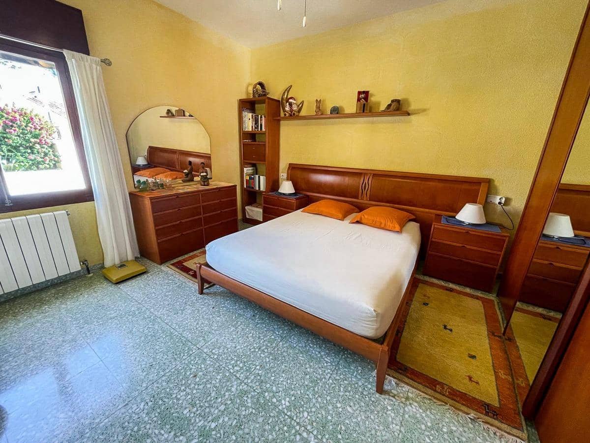 4 sypialnia Willa na sprzedaż w Alfaz del Pi / L'Alfas del Pi z basenem garażem - 950 000 € (Ref: 9915768)