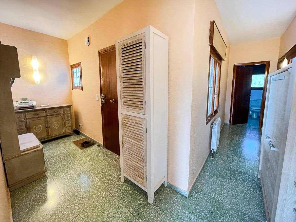 4 sypialnia Willa na sprzedaż w Alfaz del Pi / L'Alfas del Pi z basenem garażem - 950 000 € (Ref: 9915768)
