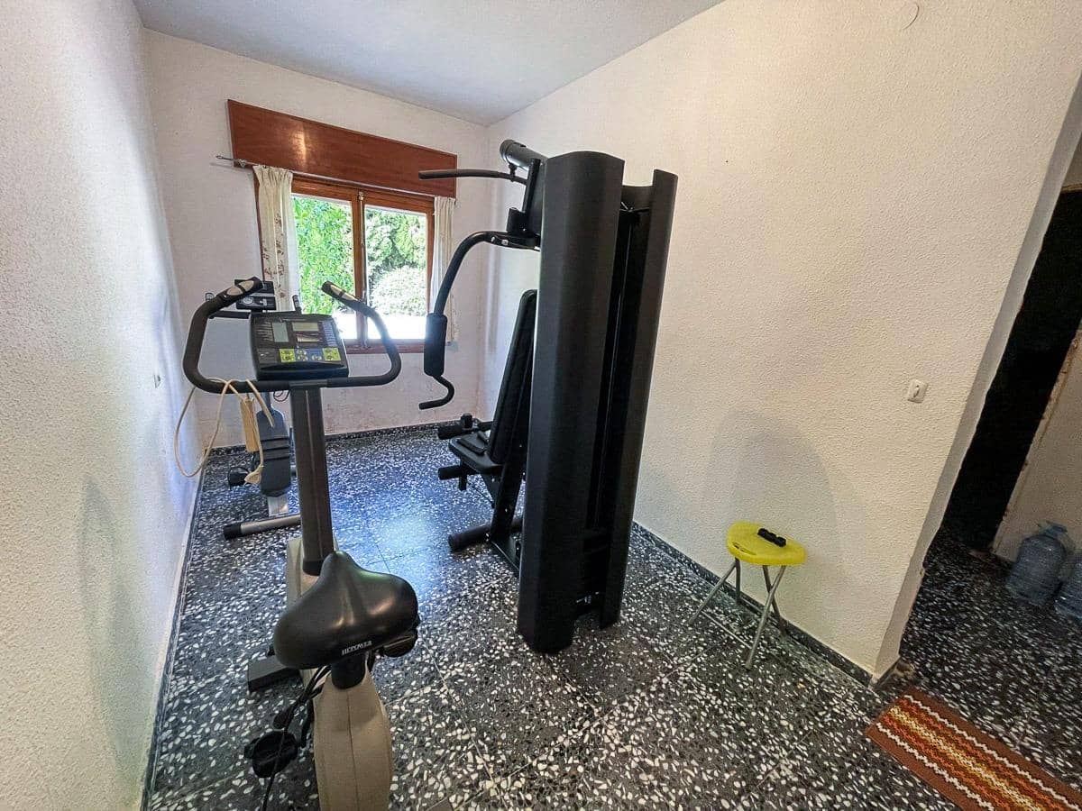 4 sypialnia Willa na sprzedaż w Alfaz del Pi / L'Alfas del Pi z basenem garażem - 950 000 € (Ref: 9915768)