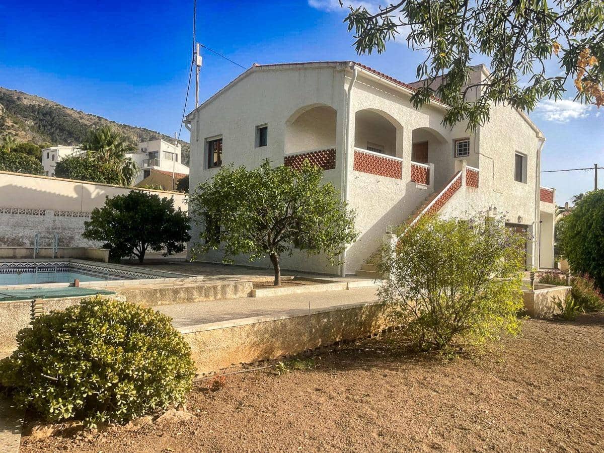 4 sypialnia Willa na sprzedaż w Alfaz del Pi / L'Alfas del Pi z basenem garażem - 950 000 € (Ref: 9915768)
