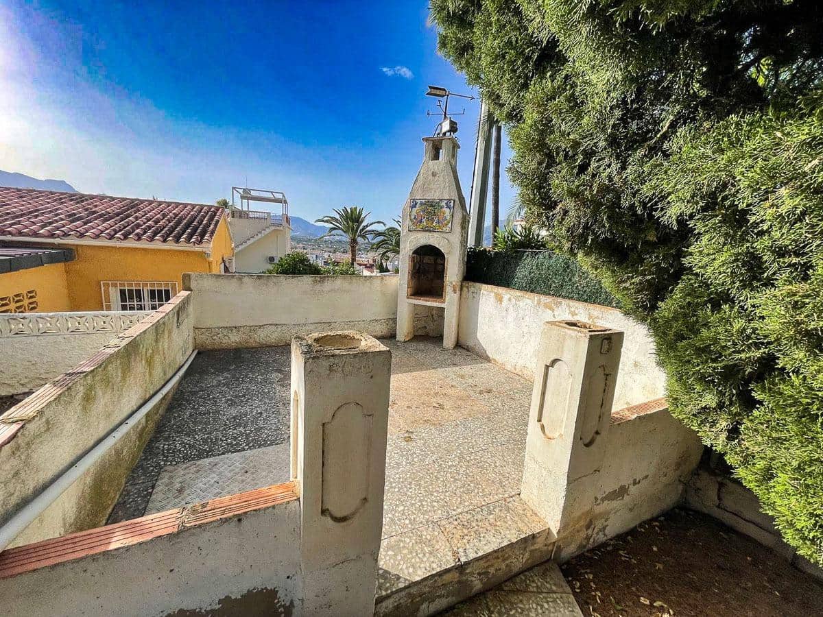 4 sypialnia Willa na sprzedaż w Alfaz del Pi / L'Alfas del Pi z basenem garażem - 950 000 € (Ref: 9915768)