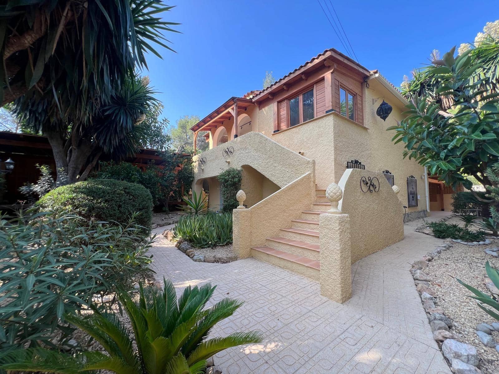 4 bedroom Villa for rent in Albir with pool - € 3,500 (Ref: 9942469)