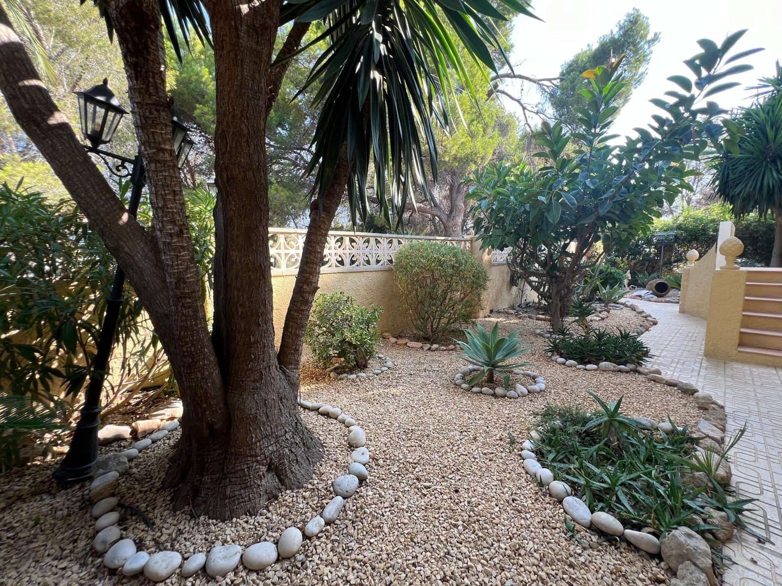 4 bedroom Villa for rent in Albir with pool - € 3,500 (Ref: 9942469)