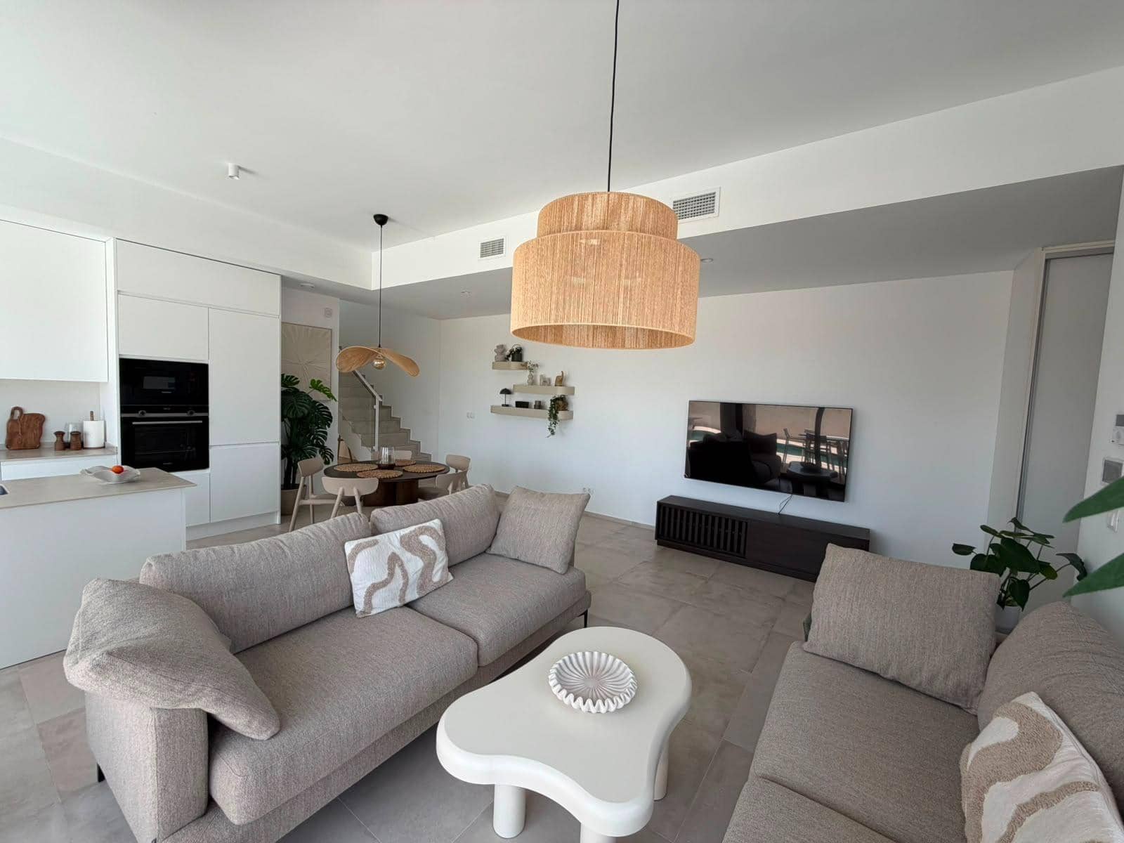 3 bedroom Villa for rent in Finestrat with pool - € 3,500 (Ref: 9973288)