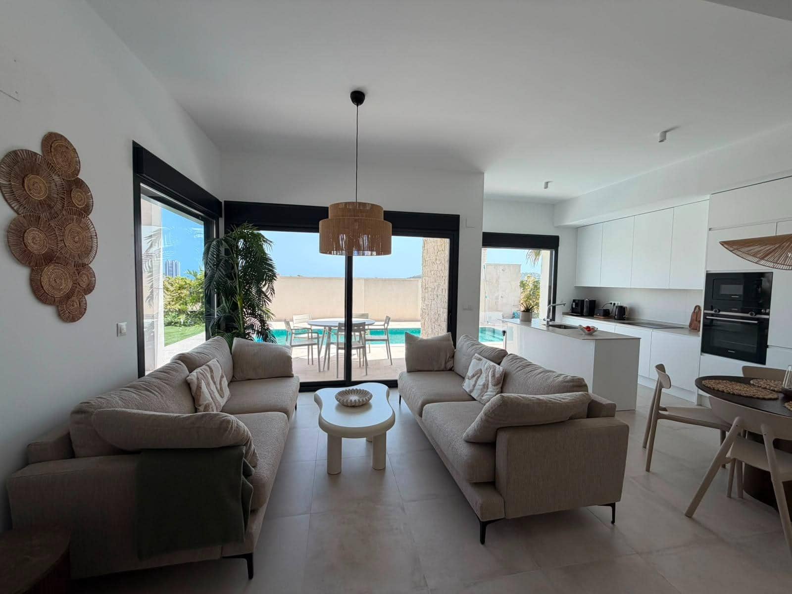 3 bedroom Villa for rent in Finestrat with pool - € 3,500 (Ref: 9973288)