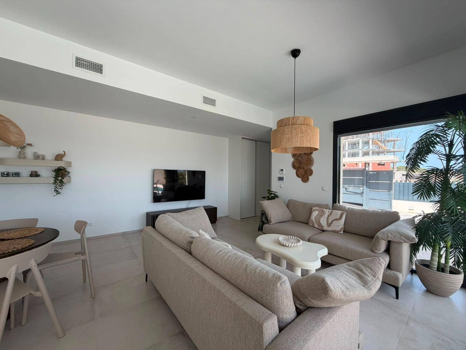 3 bedroom Villa for rent in Finestrat with pool - € 3,500 (Ref: 9973288)
